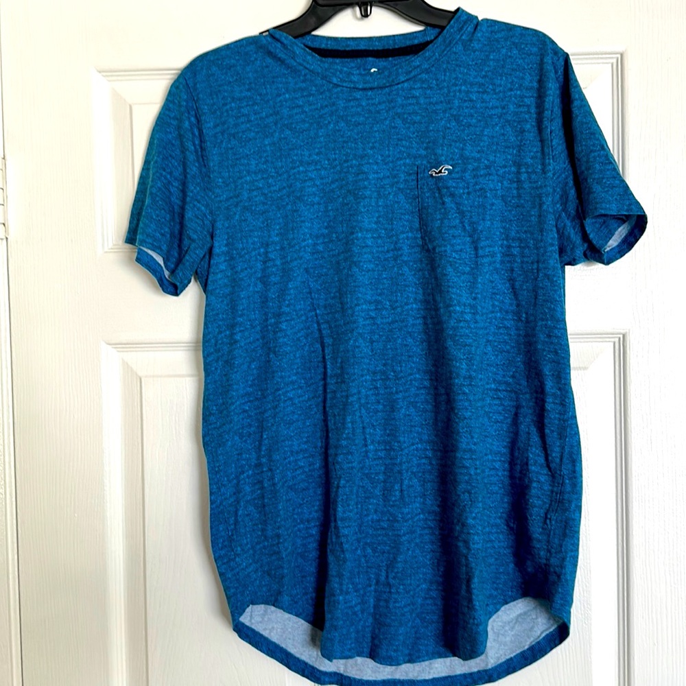 Hollister California front pocket curved hem blue M tee shirt